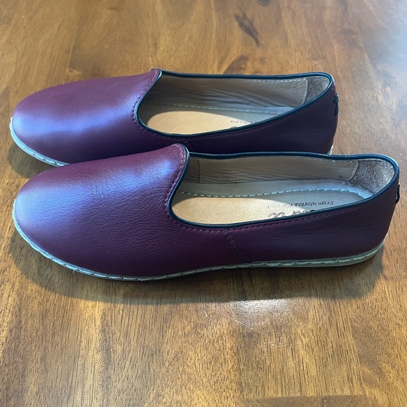 Charix Burgundy Women's Loafers - Picture 2 of 16